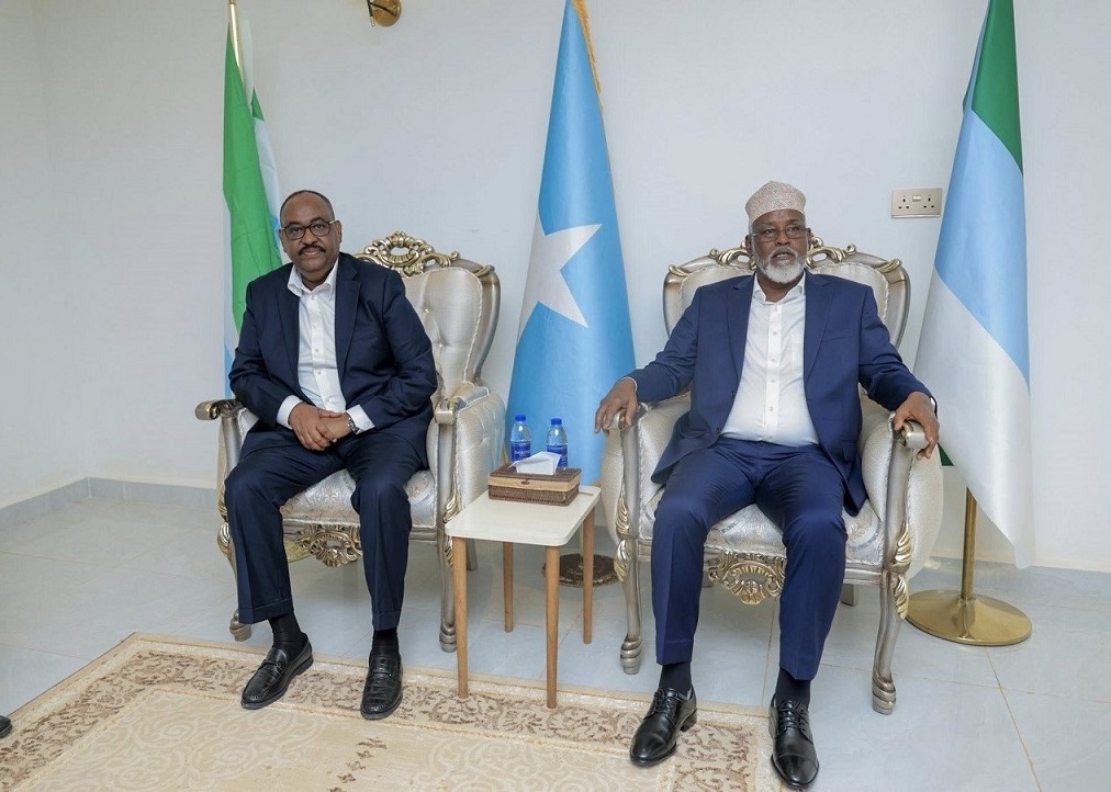 Deni iyo Axmed-Madoobe.jpg